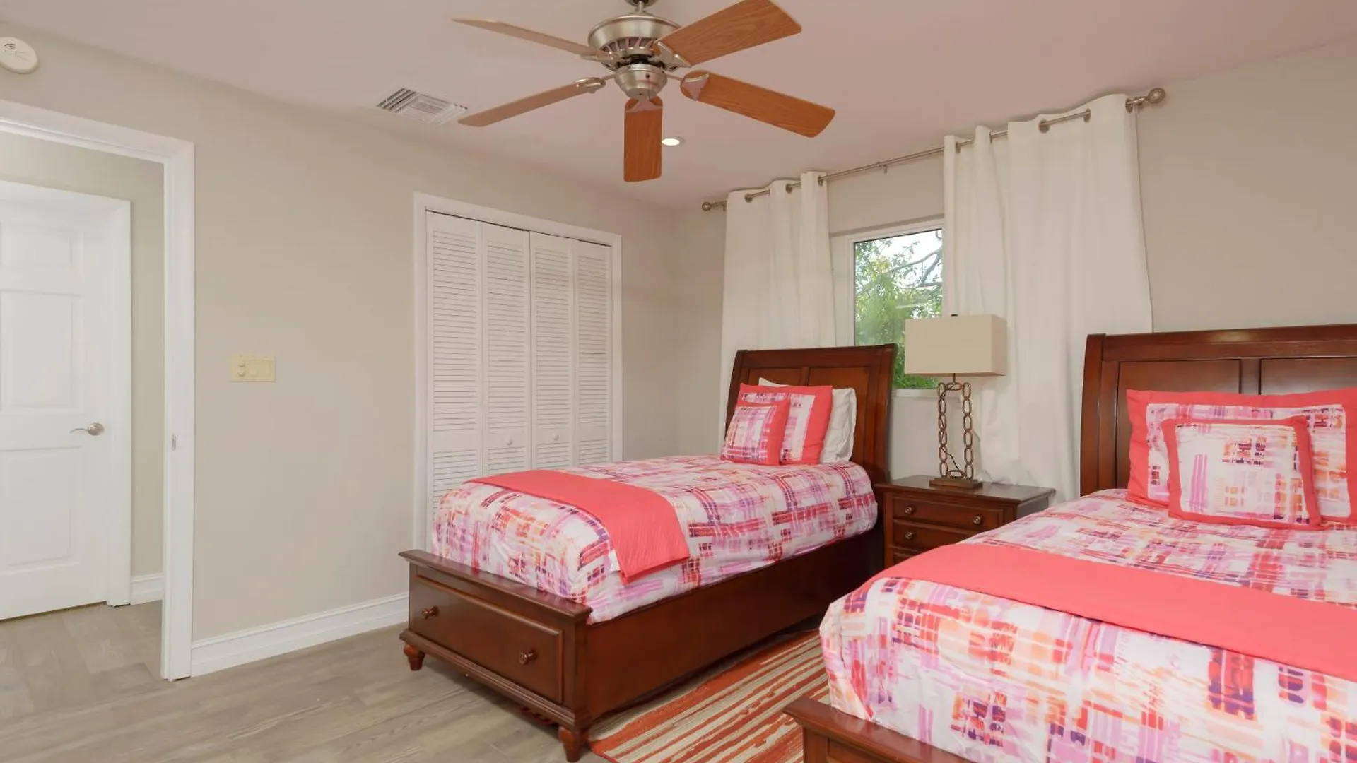 Silk Cotton Villas Nassau Holiday park