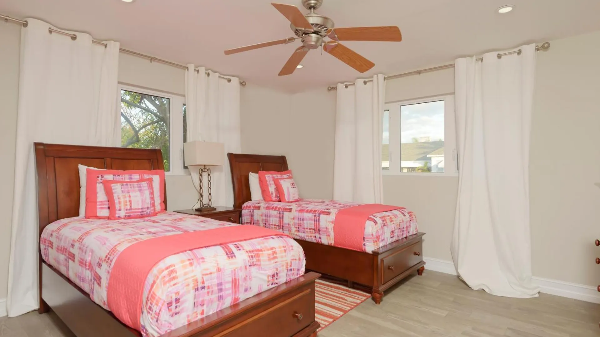 Silk Cotton Villas Nassau