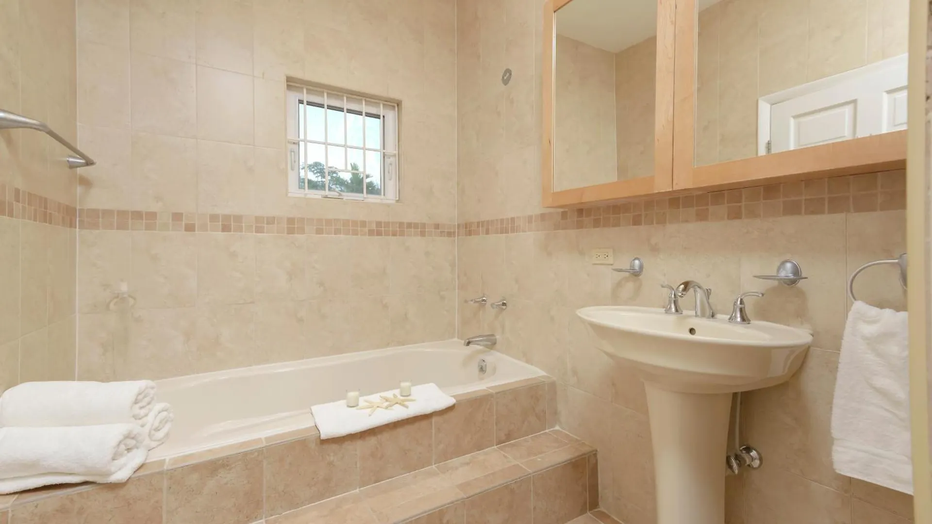 Holiday park Silk Cotton Villas Nassau Bahamas