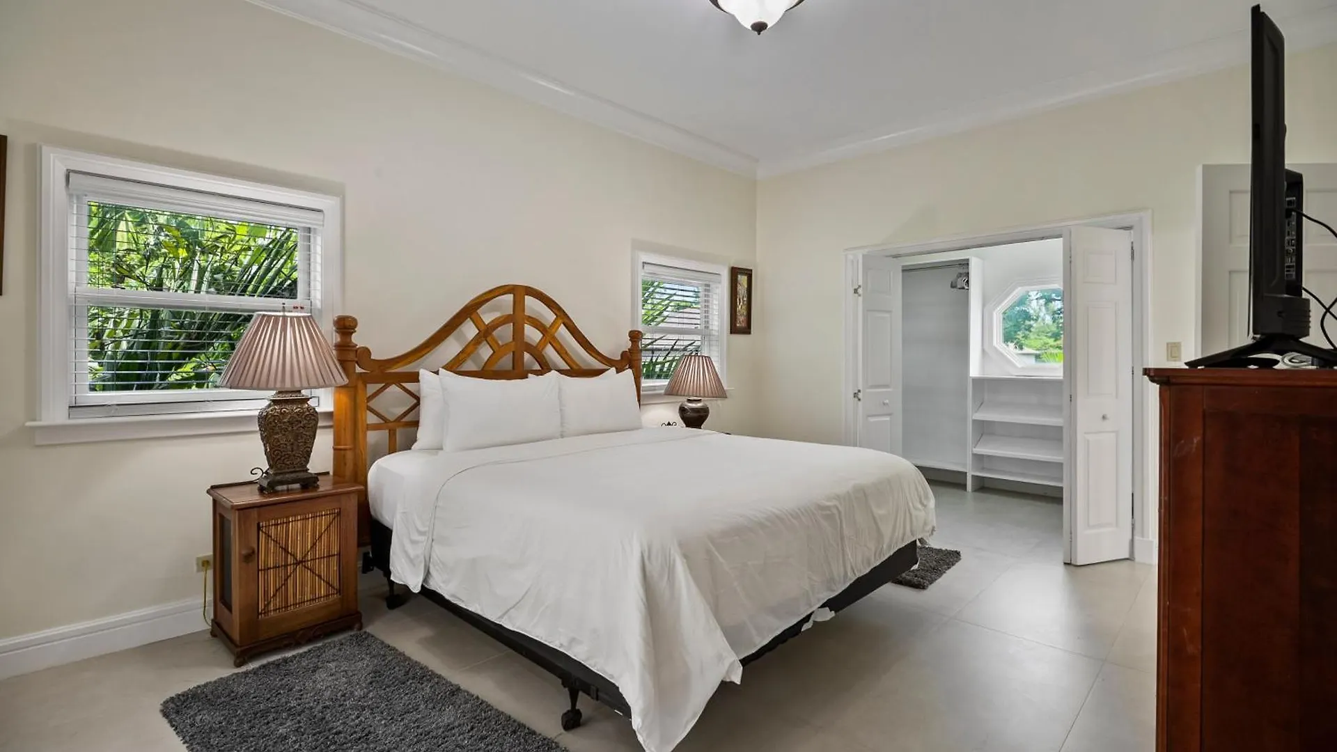 Silk Cotton Villas Nassau Bahamas