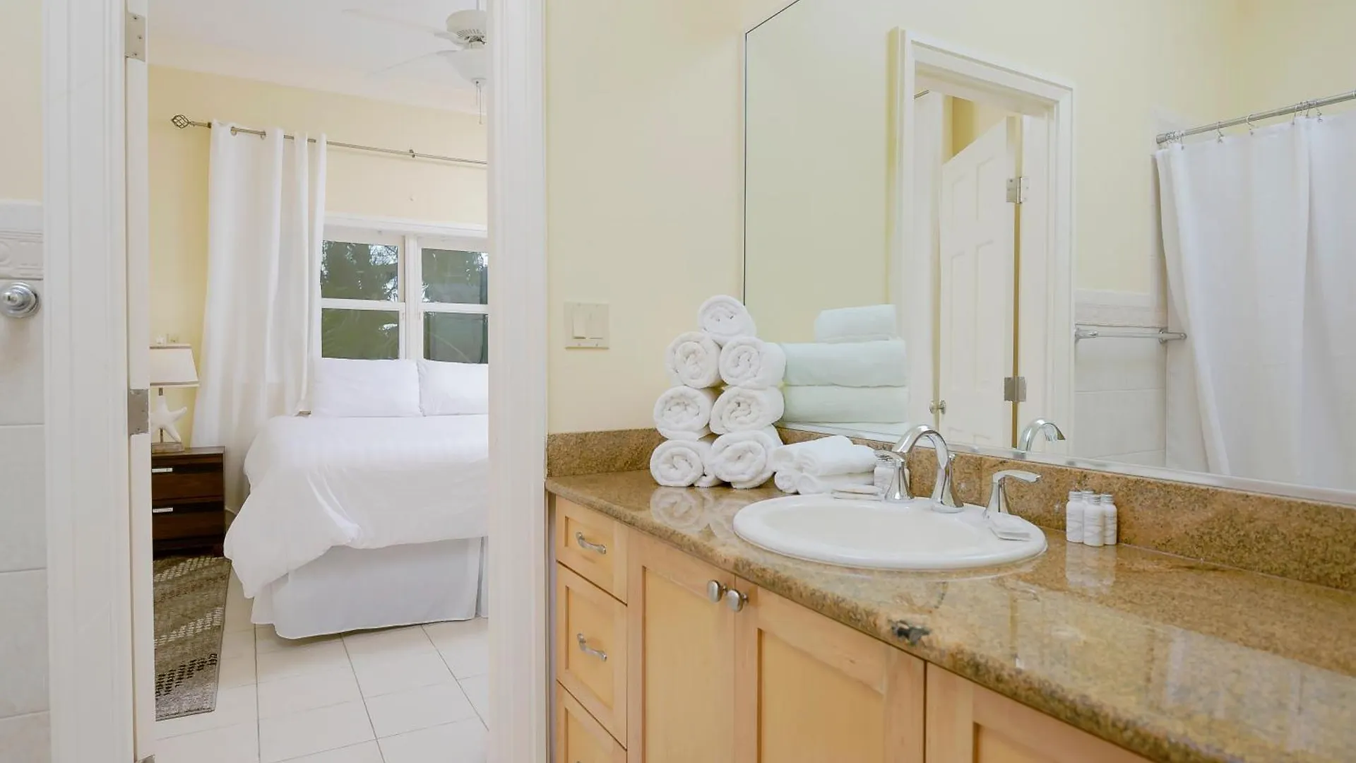 Silk Cotton Villas Nassau Holiday park